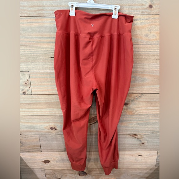 Old Navy Powersoft Women's Rust Joggers - Picture 4 of 4